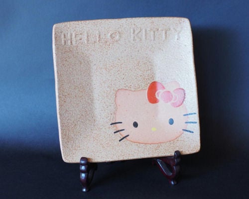 Hello Kitty Sueishi Kiln Bizen Pottery Plate