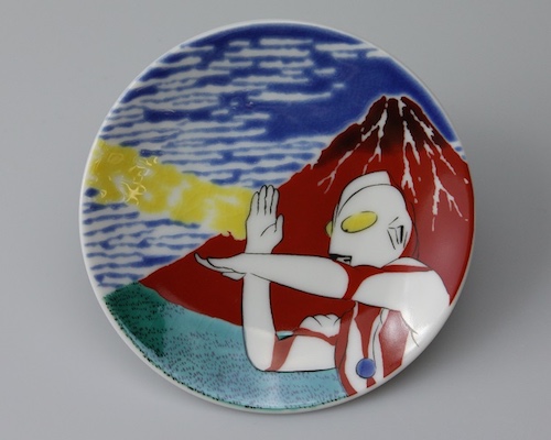 Ultraman Kutani Pottery Plates Set
