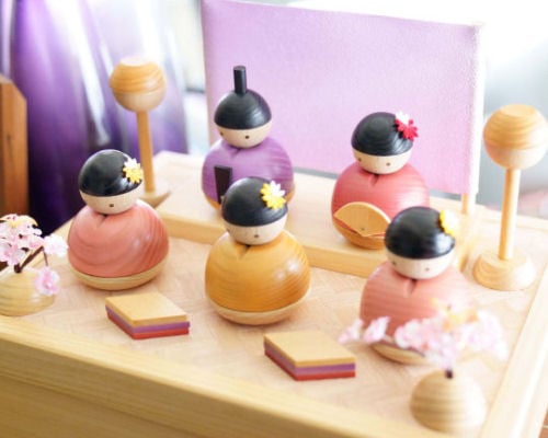 Wooden Hinamatsuri Dolls Set