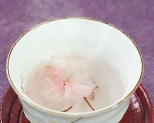 Yamaneen Sakura Tea