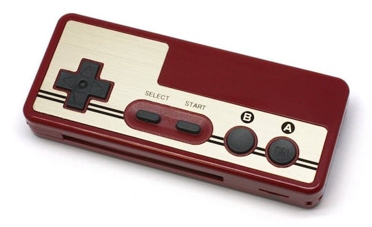 Retro Nintendo Famicom Battery & Card Reader