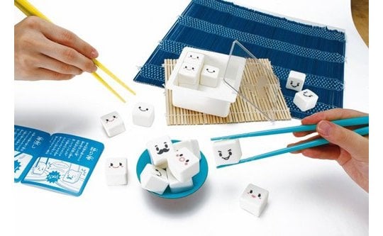 Manner Tofu-Essstäbchen-Spiel
