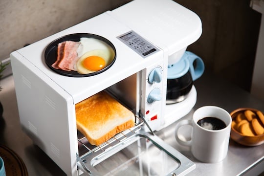 https://www.japantrendshop.com/img/hirocorporation/breakfast-station-three-way-toaster-coffee-maker-griddle-1.jpg