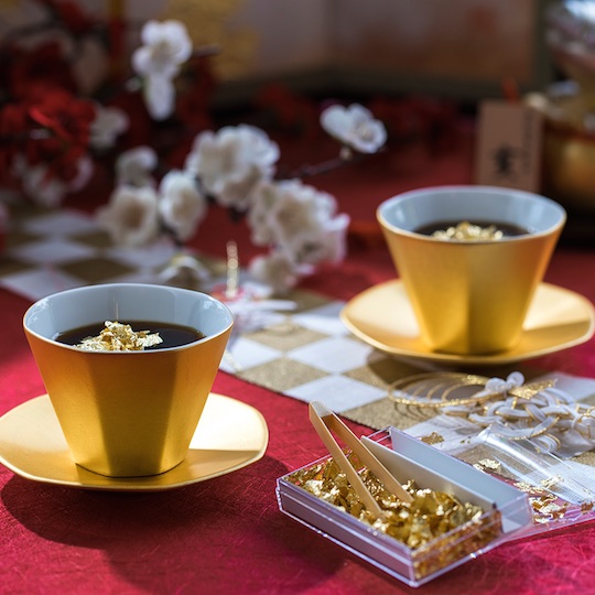 Hakuichi Gold Teacup Set - Teacup and saucer with gold leaf flakes garnish - Japan Trend Shop