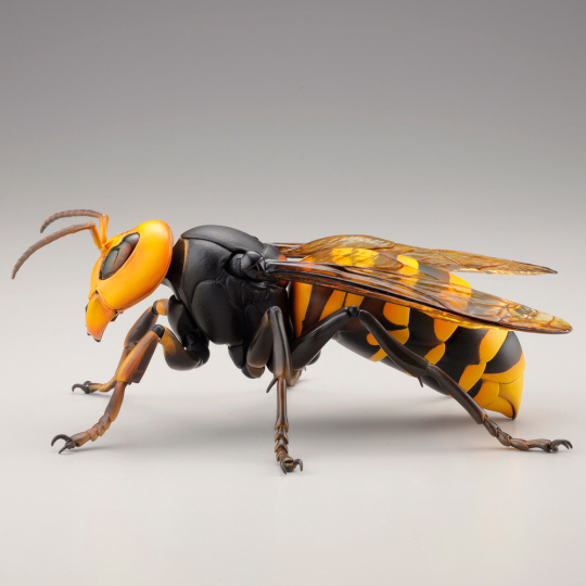 RevoGeo Giant Hornet Model - Japanese insect figure with moving parts - Japan Trend Shop