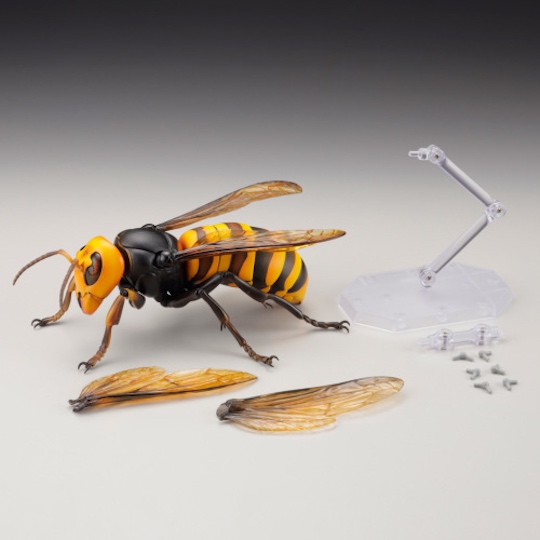 RevoGeo Giant Hornet Model - Japanese insect figure with moving parts - Japan Trend Shop