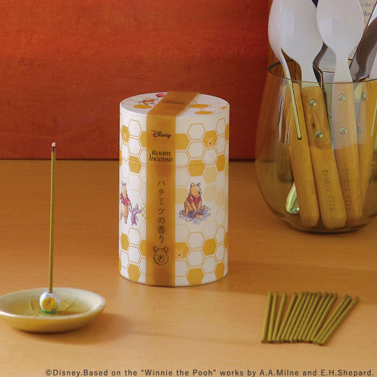 Kameyama Disney Winnie-the-Pooh Incense - Honey fragrance in multipurpose Disney-themed box - Japan Trend Shop