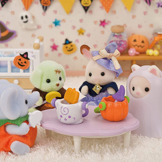 Sylvanian Families Halloween Night Parade Set - Halloween-themed animal doll set - Japan Trend Shop