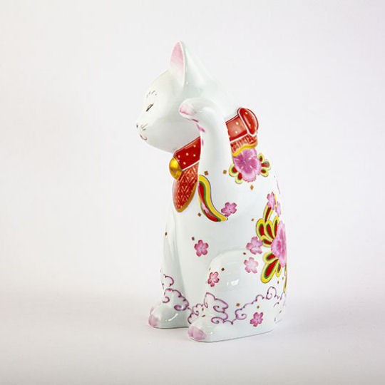 Shobido Kisen Maneki-neko Beckoning Cat - Classic Arita porcelain talisman - Japan Trend Shop