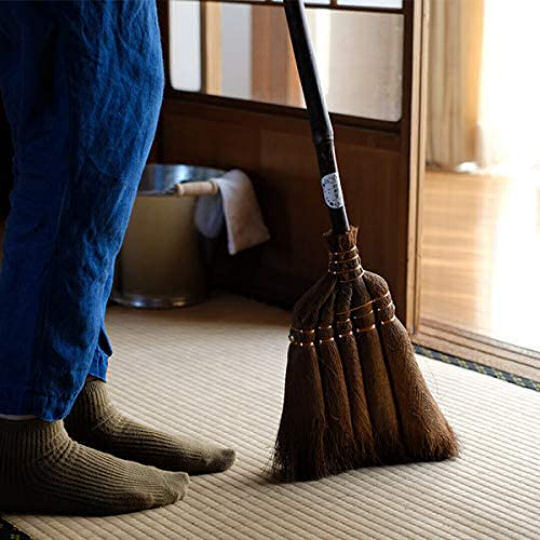 Traditional Japanese Shuro Windmill Palm Broom and Dustpan - Artisanal cleaning tools from Wakayama Prefecture - Japan Trend Shop