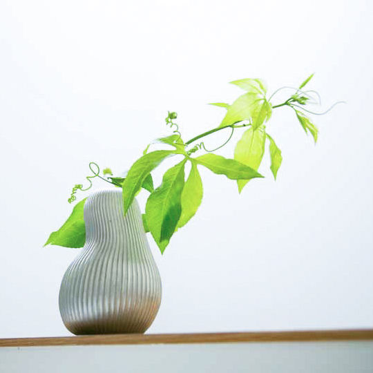 Suzu Pear Tin Flower Vase - Japanese tinware metal craft fruit-shaped receptacle - Japan Trend Shop