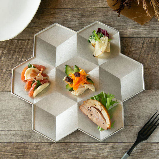 Nousaku Snowflakes Tin Tray - Traditional metalwork multipurpose serveware - Japan Trend Shop