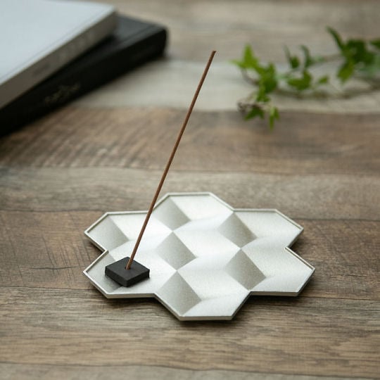 Nousaku Snowflakes Tin Tray - Traditional metalwork multipurpose serveware - Japan Trend Shop