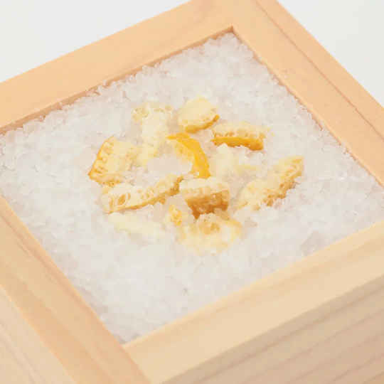 Math Salt Yuzu Bath Salts - Citrus bath salts in traditional sake wooden container - Japan Trend Shop
