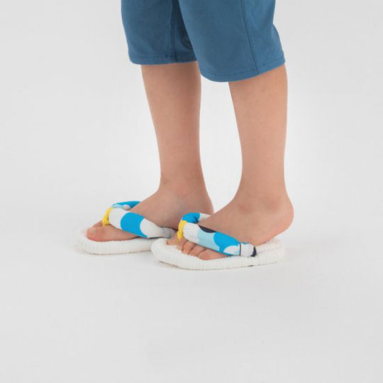 Children's Indoor Flip-Flops White - Modern version of traditional Japanese zori sandals for kids - Japan Trend Shop