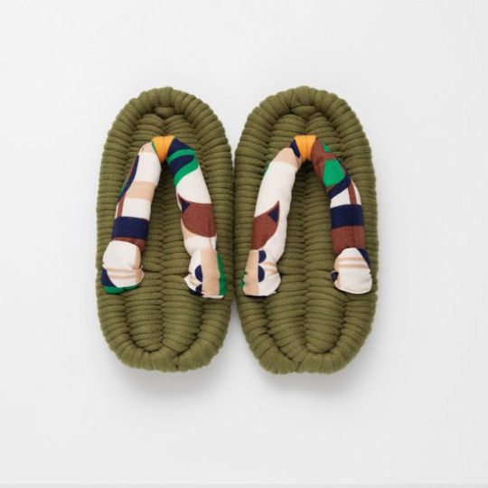 Children's Indoor Flip-Flops Olive - Modern version of traditional Japanese zori sandals for kids - Japan Trend Shop