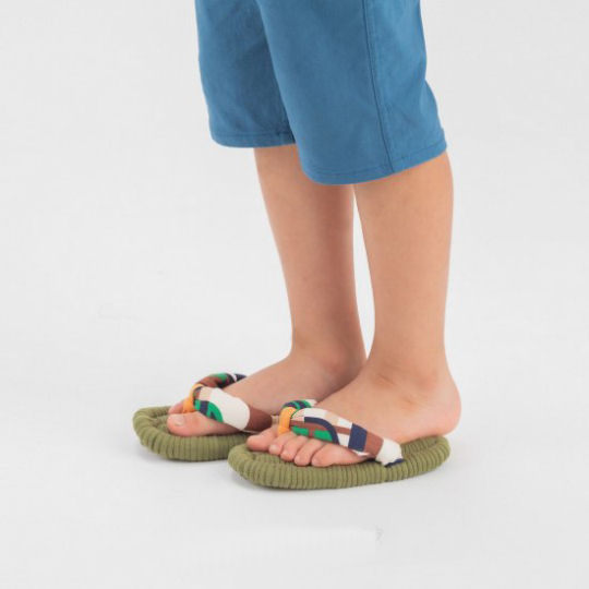 Children's Indoor Flip-Flops Olive - Modern version of traditional Japanese zori sandals for kids - Japan Trend Shop