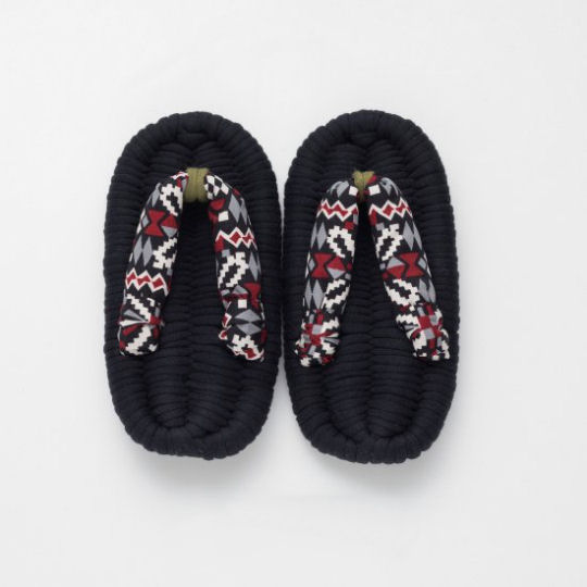 Children's Indoor Flip-Flops Black - Modern version of traditional Japanese zori sandals for kids - Japan Trend Shop