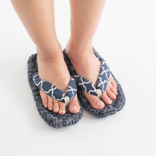 Upcycle Meri 03 Indoor Flip-Flops - Modern version of traditional Japanese zori sandals made of recycled  fabric - Japan Trend Shop