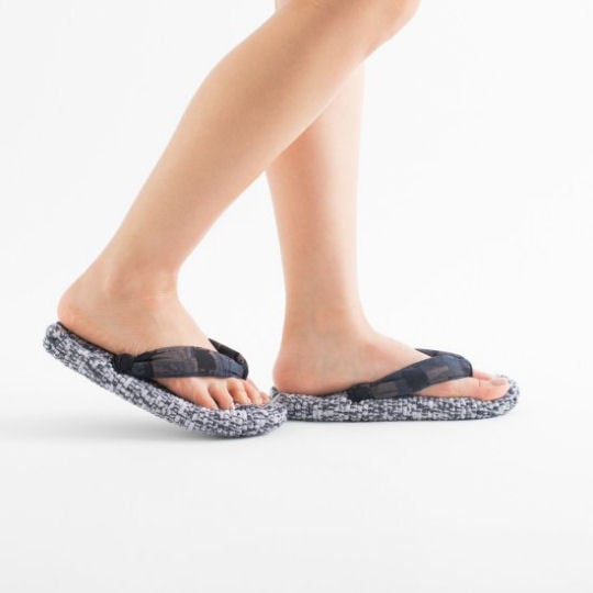 Upcycle Meri 04 Indoor Flip-Flops - Modern version of traditional Japanese zori sandals made of recycled fabric - Japan Trend Shop