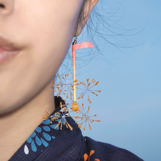 Senko Hanabi Sparkler Earring Pine Needle - Firework-inspired accessory for one ear - Japan Trend Shop