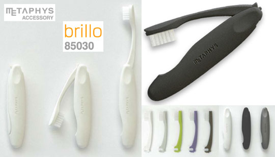 Brillo compact folding toothbrush